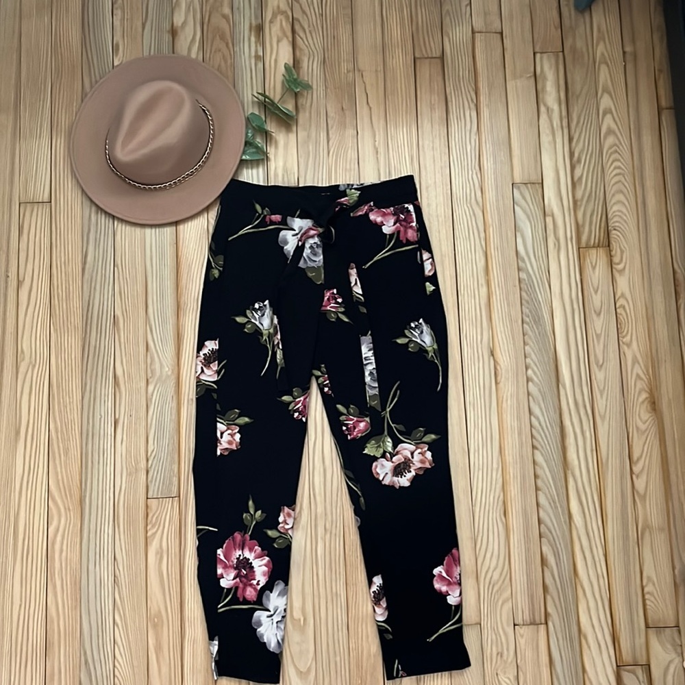 Stretchy floral dress pants​